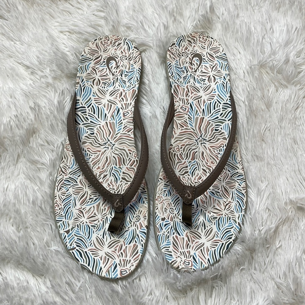 OluKai Ho‘ōpio Hau Beach Sandal